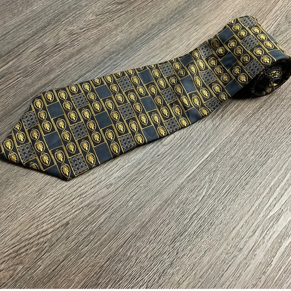 Vintage Christian Dior Cravate Baroque Medallion‎ Silk Tie Black Gold Classy - Picture 2 of 7